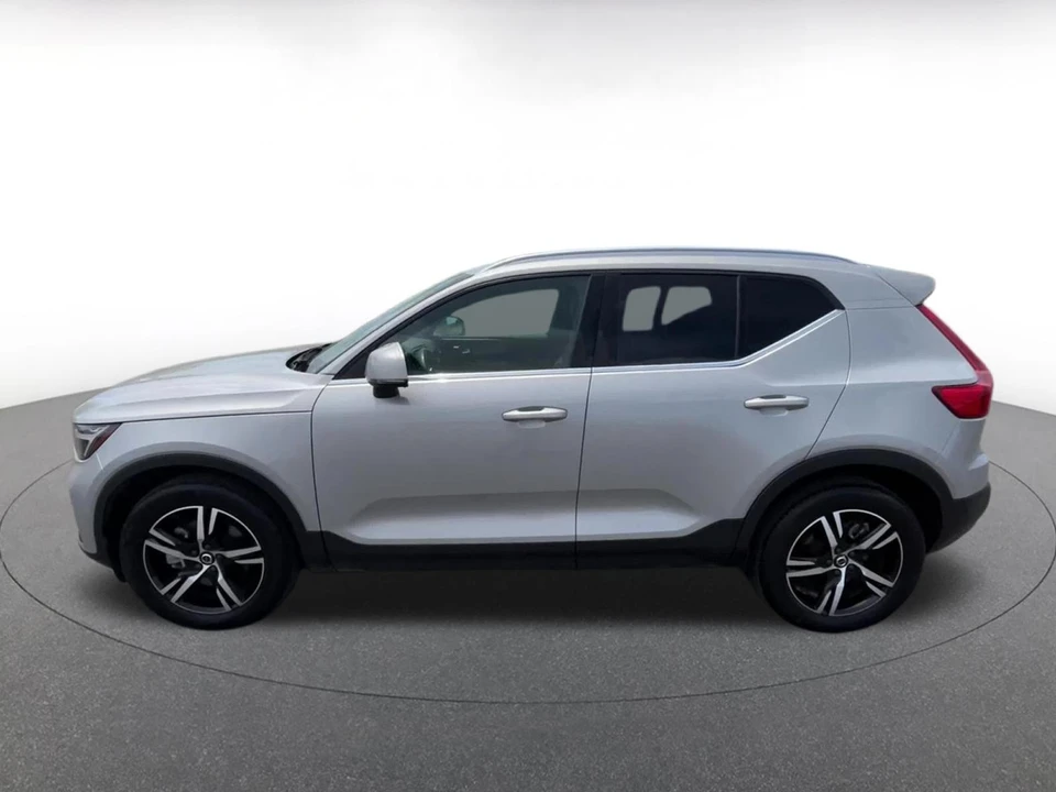 2024 Volvo XC40 - Image 11 of 31