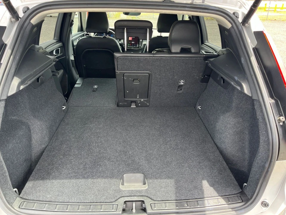 2024 Volvo XC40 - Image 27 of 31