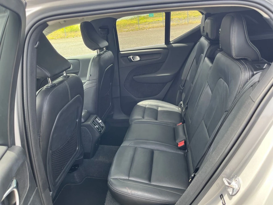 2024 Volvo XC40 - Image 23 of 31