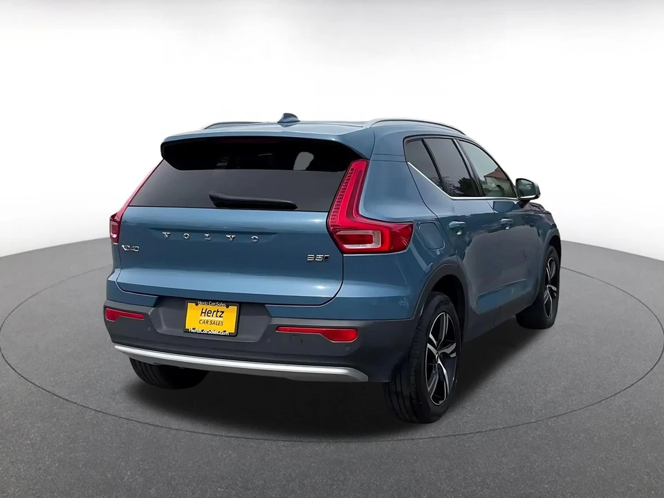 2024 Volvo XC40 - Image 16 of 31