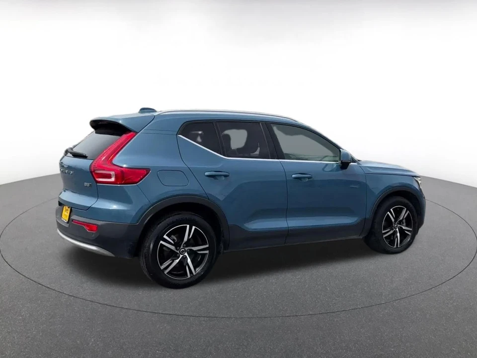 2024 Volvo XC40 - Image 15 of 31