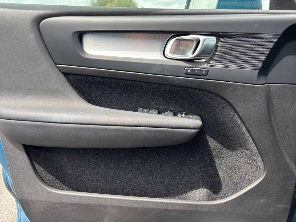 2024 Volvo XC40 - Image 20 of 31