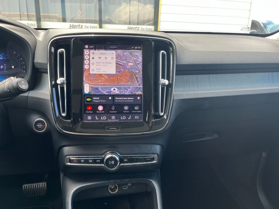 2024 Volvo XC40 - Image 16 of 31