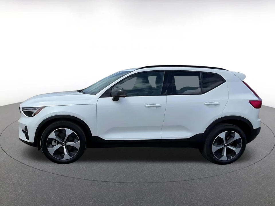 2024 Volvo XC40 - Image 8 of 31