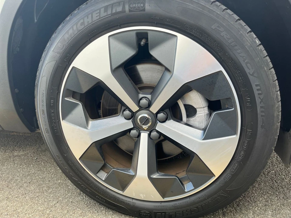 2024 Volvo XC40 - Image 28 of 31
