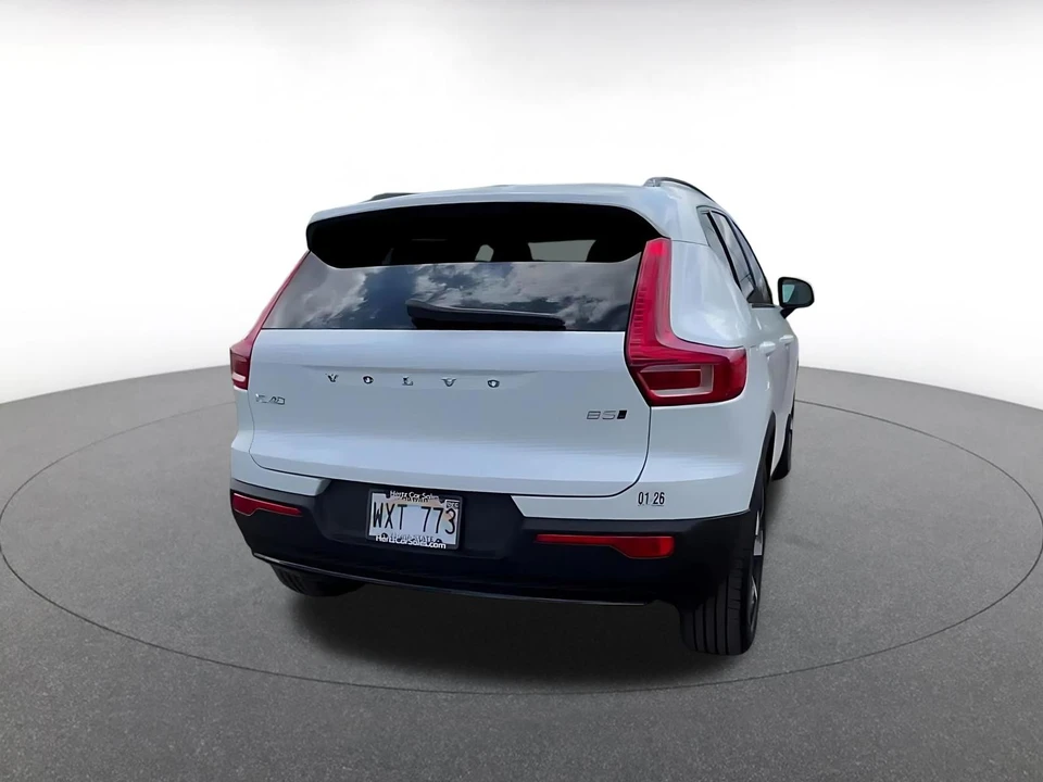 2024 Volvo XC40 - Image 16 of 31