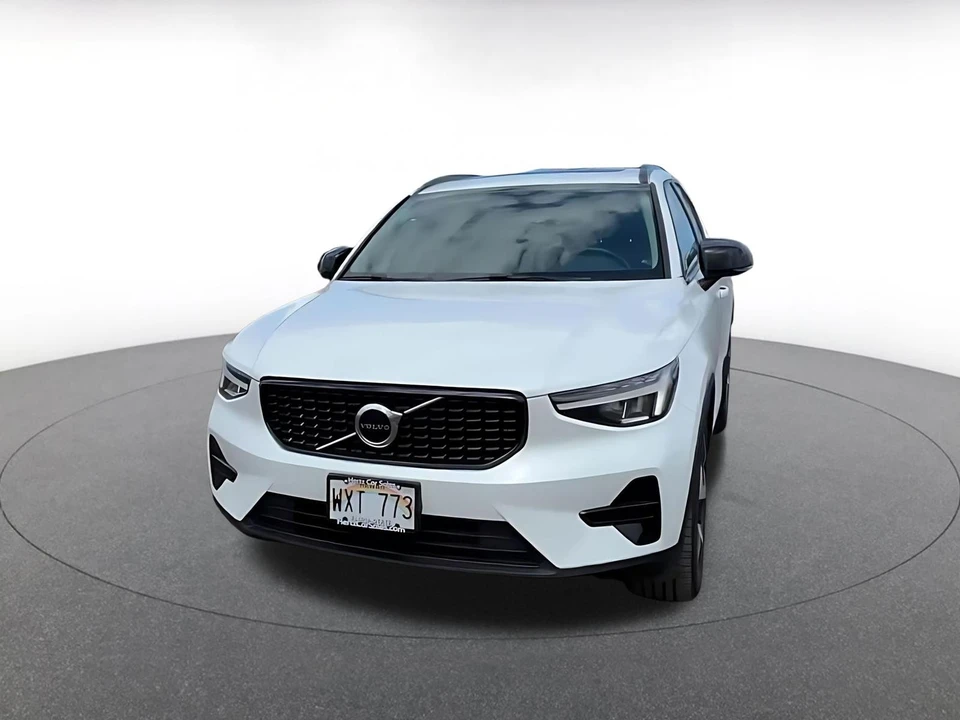 2024 Volvo XC40 - Image 8 of 31