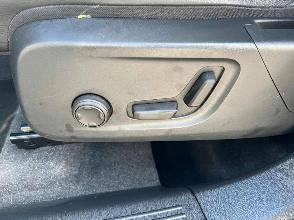 2024 Volvo XC40 - Image 21 of 31