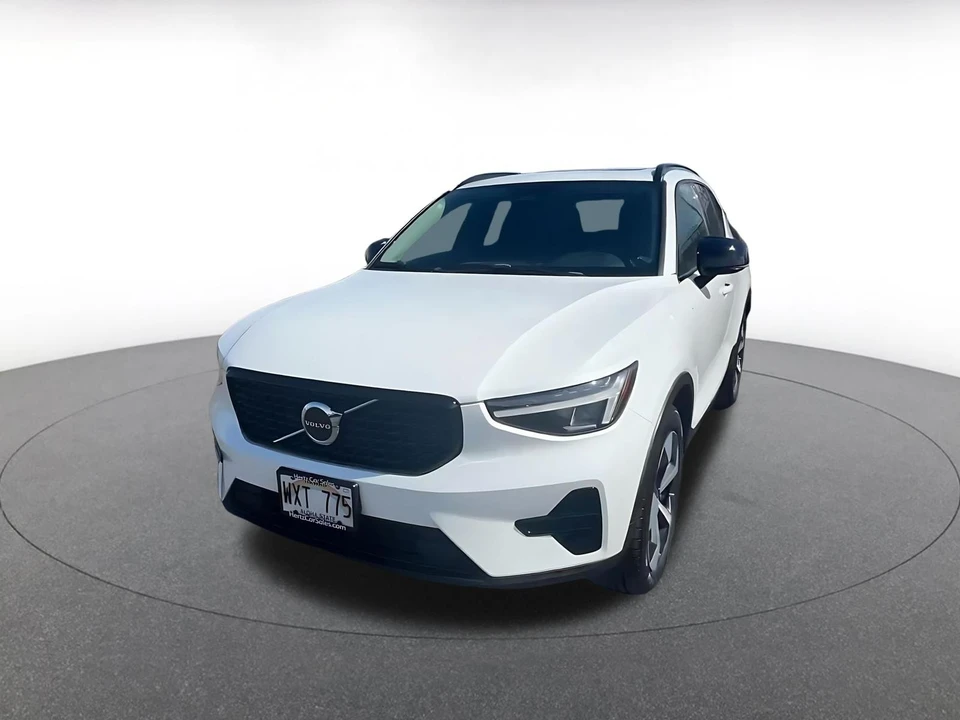 2024 Volvo XC40 - Image 6 of 31