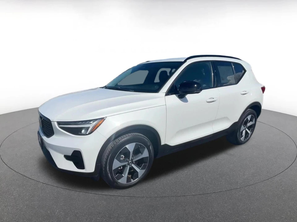 2024 Volvo XC40 - Image 9 of 31