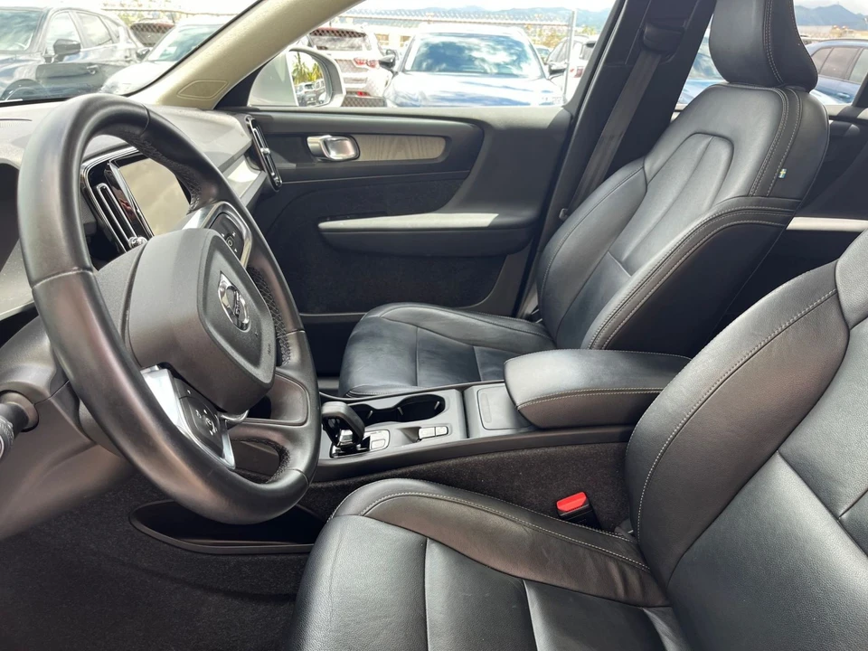 2024 Volvo XC40 - Image 27 of 31