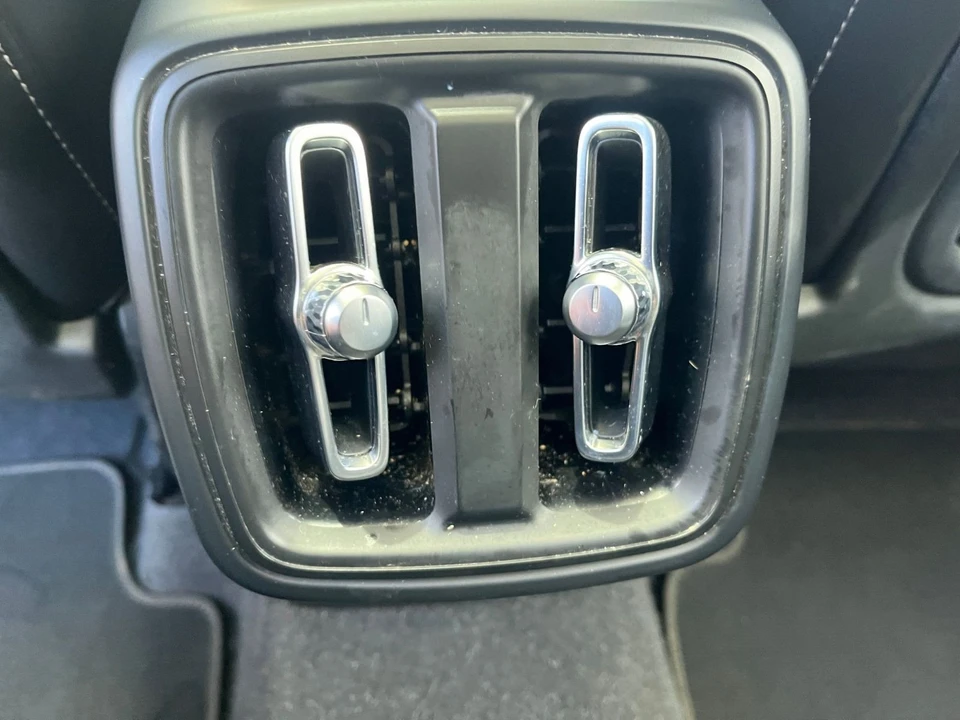 2024 Volvo XC40 - Image 26 of 31