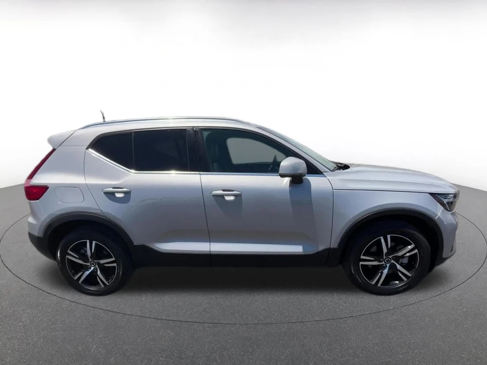 2024 Volvo XC40 - Image 15 of 31