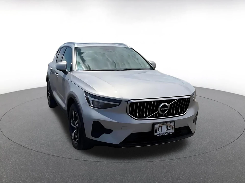 2024 Volvo XC40 - Image 3 of 31