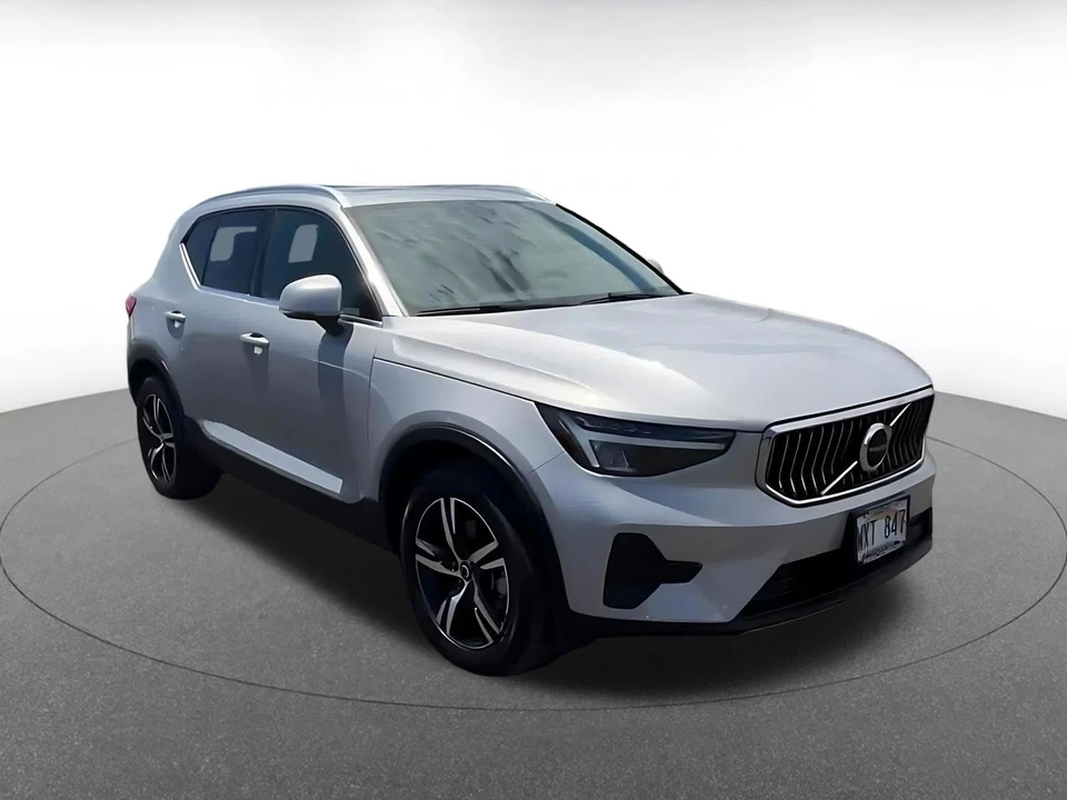 2024 Volvo XC40 - Image 2 of 31
