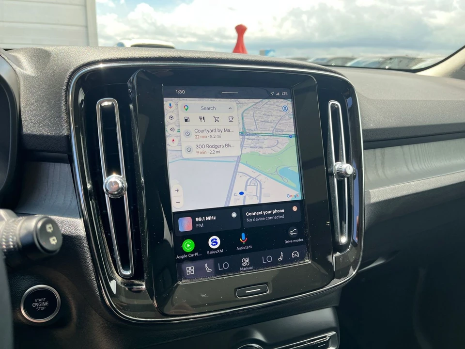 2024 Volvo XC40 - Image 18 of 31