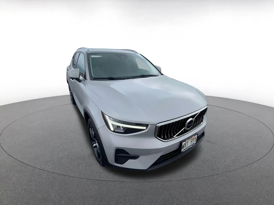 2024 Volvo XC40 - Image 3 of 31