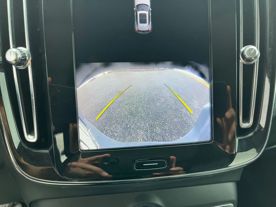 2024 Volvo XC40 - Image 22 of 31