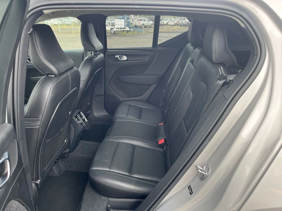 2024 Volvo XC40 - Image 23 of 31