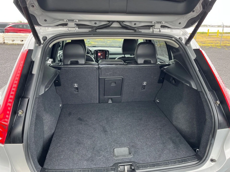 2024 Volvo XC40 - Image 27 of 31