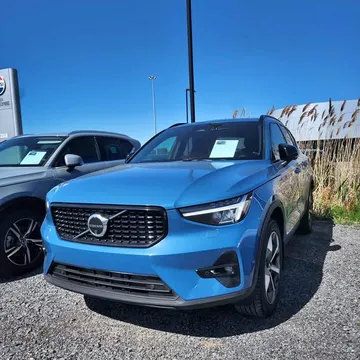 2024 Volvo XC40 B5 Plus