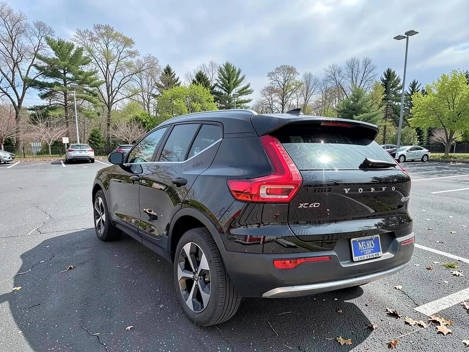 2024 Volvo XC40 - Image 3 of 8
