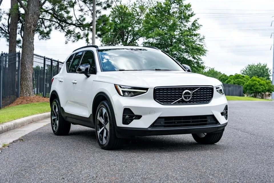 2024 Volvo XC40 - Image 3 of 6