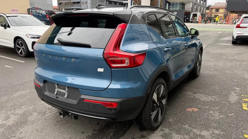 2024 Volvo XC40 - Image 8 of 17