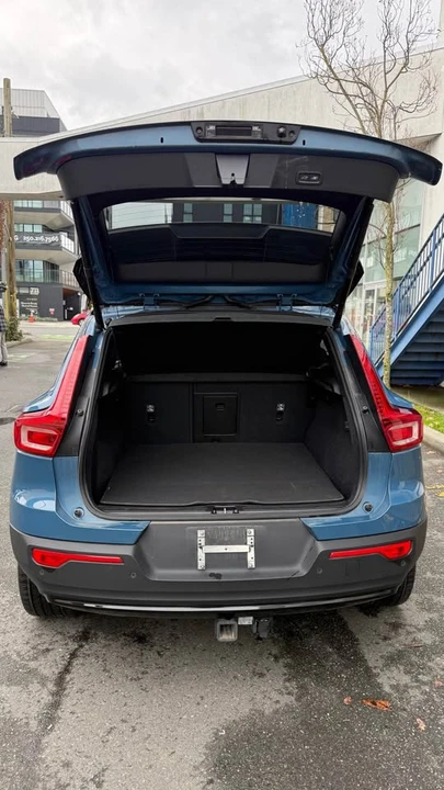 2024 Volvo XC40 - Image 7 of 17