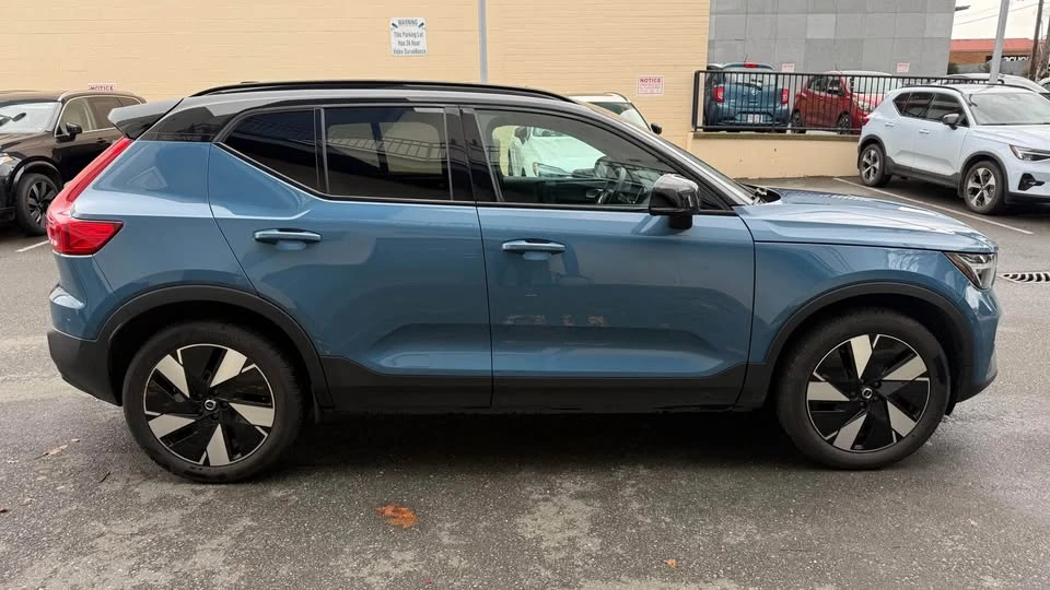 2024 Volvo XC40 - Image 9 of 17