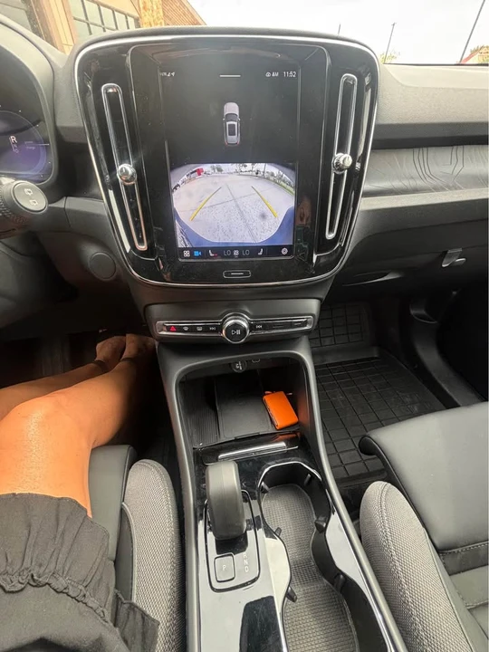 2024 Volvo XC40 - Image 8 of 12