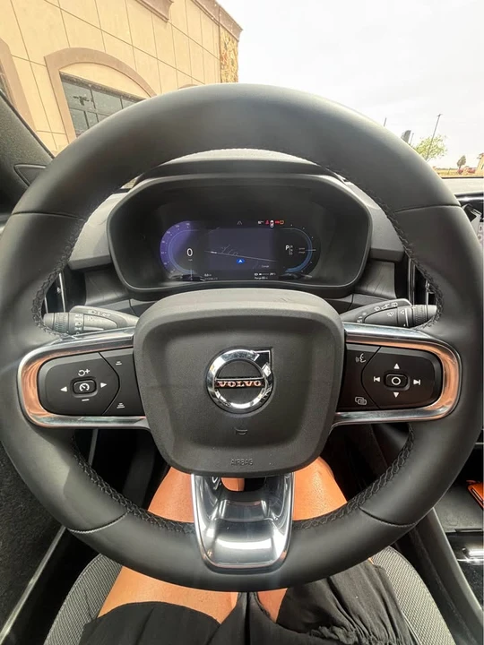2024 Volvo XC40 - Image 10 of 12