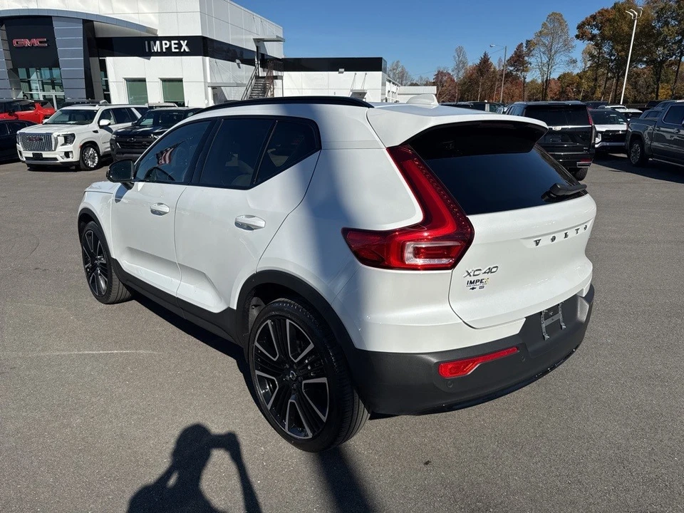 2024 Volvo XC40 - Image 3 of 12