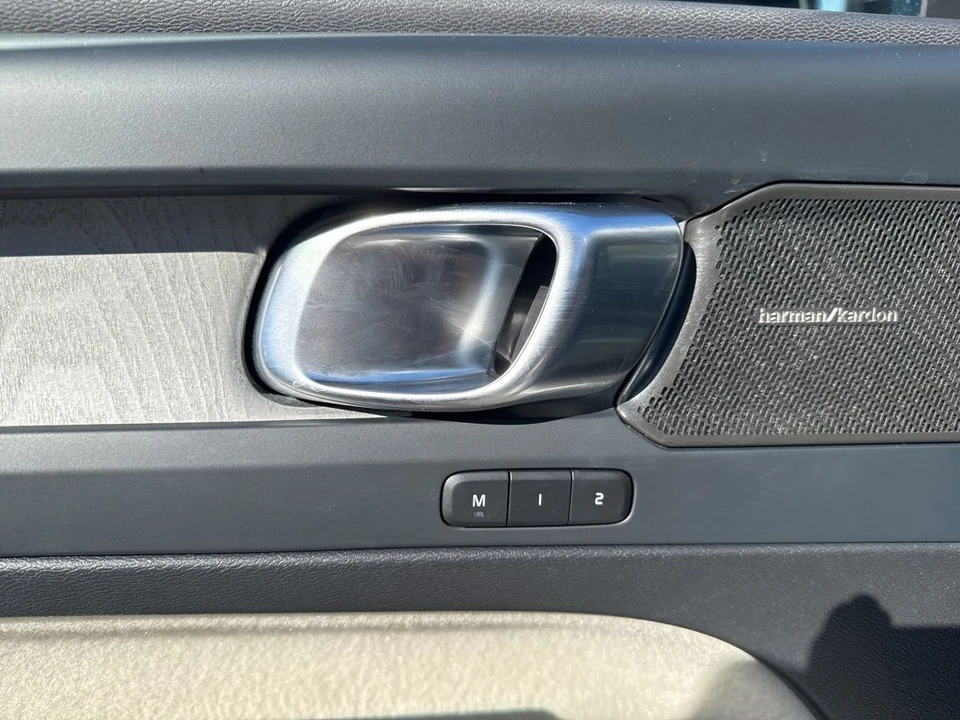 2024 Volvo XC40 - Image 11 of 12