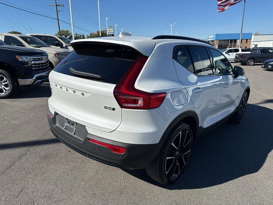 2024 Volvo XC40 - Image 5 of 12