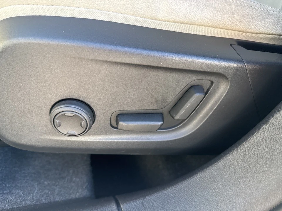 2024 Volvo XC40 - Image 10 of 12
