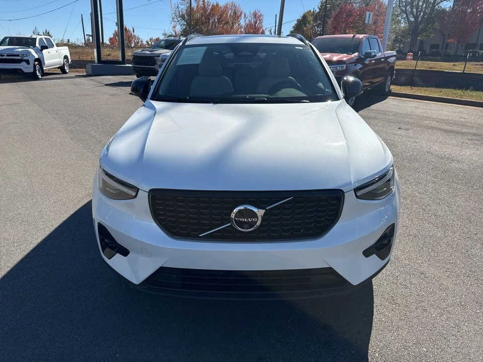 2024 Volvo XC40 - Image 8 of 12