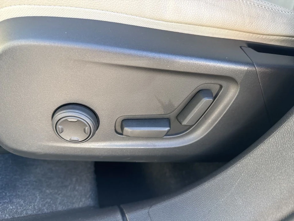 2024 Volvo XC40 - Image 10 of 12