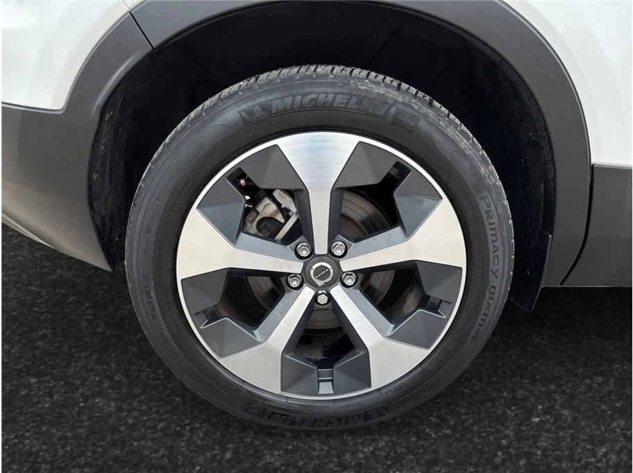 2024 Volvo XC40 - Image 14 of 21
