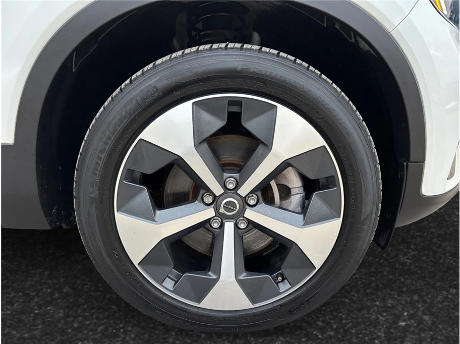 2024 Volvo XC40 - Image 13 of 21