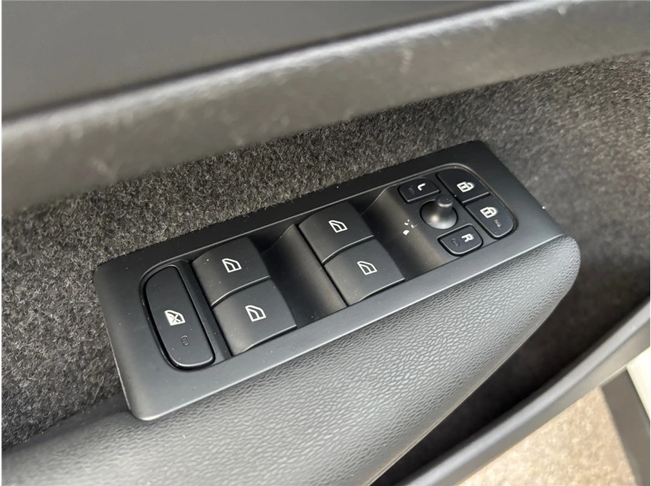 2024 Volvo XC40 - Image 21 of 21