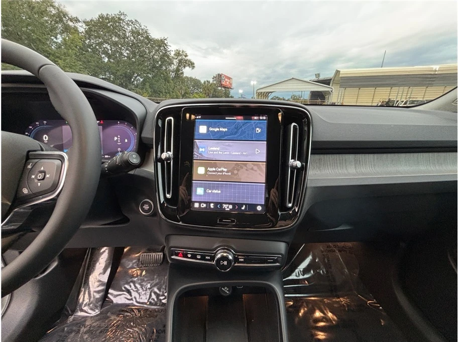 2024 Volvo XC40 - Image 11 of 21