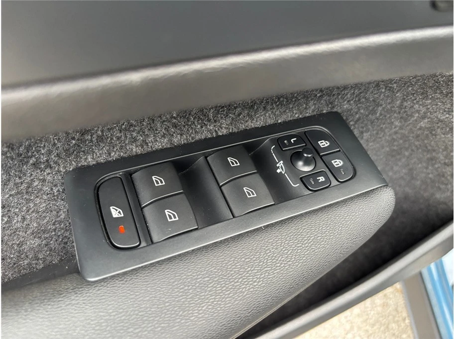 2024 Volvo XC40 - Image 20 of 21