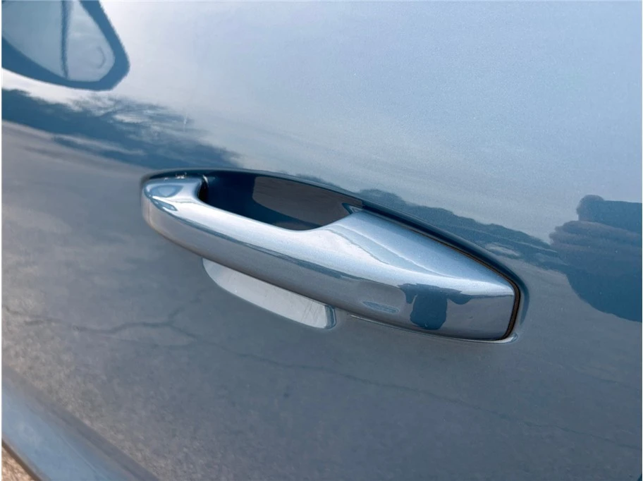 2024 Volvo XC40 - Image 16 of 21