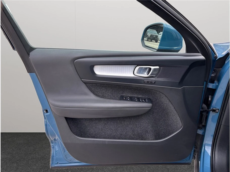 2024 Volvo XC40 - Image 19 of 21