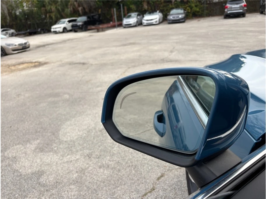 2024 Volvo XC40 - Image 17 of 21