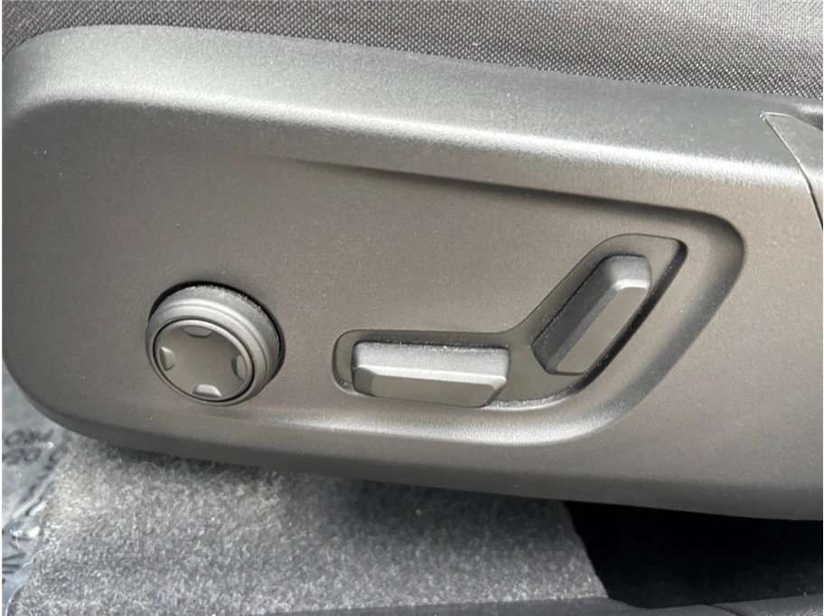 2024 Volvo XC40 - Image 18 of 21