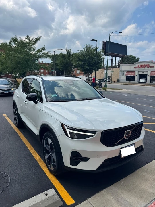 2024 Volvo XC40 - Image 2 of 20