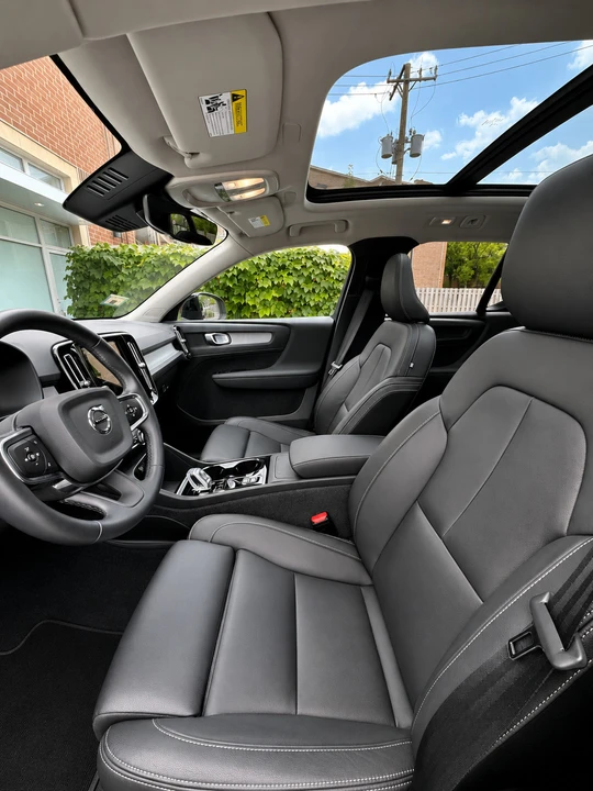 2024 Volvo XC40 - Image 13 of 20