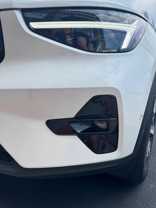 2024 Volvo XC40 - Image 17 of 20